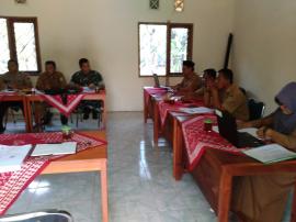 RAPAT KOORDINASI RUTIN HARI SENIN PEMERINTAH DESA PONJONG