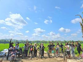 Deswita Ponjong Memperkenalkan Paket Wisata 